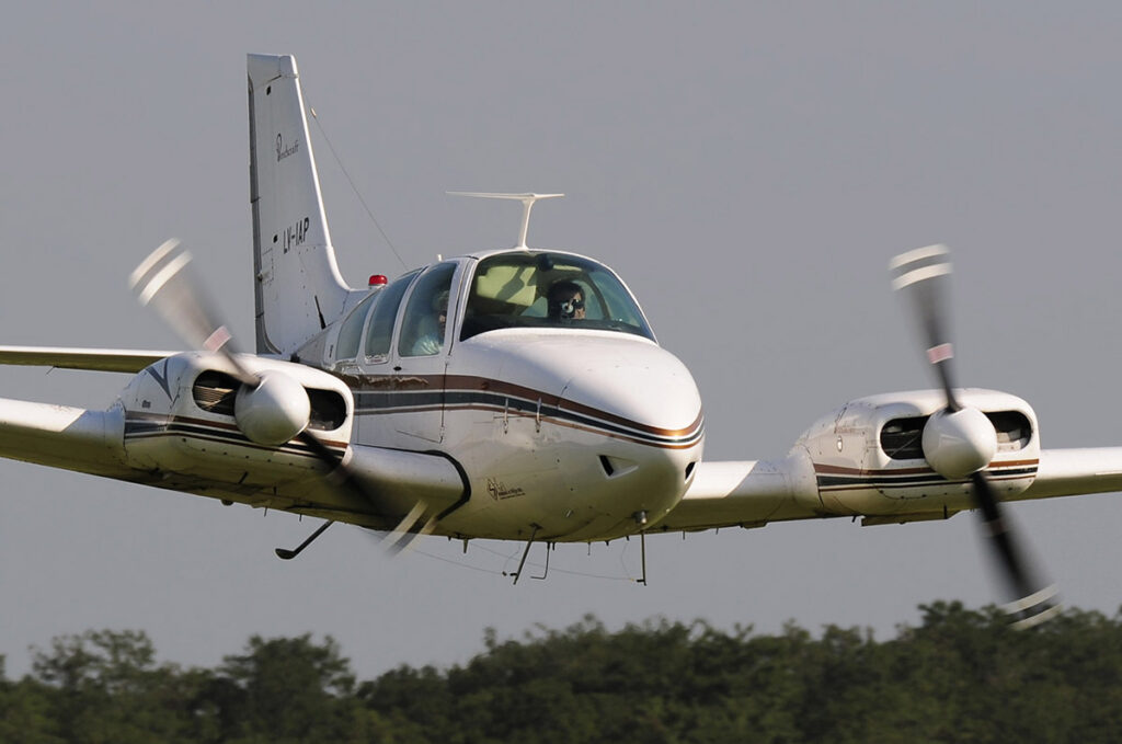 Beechcraft Baron A55