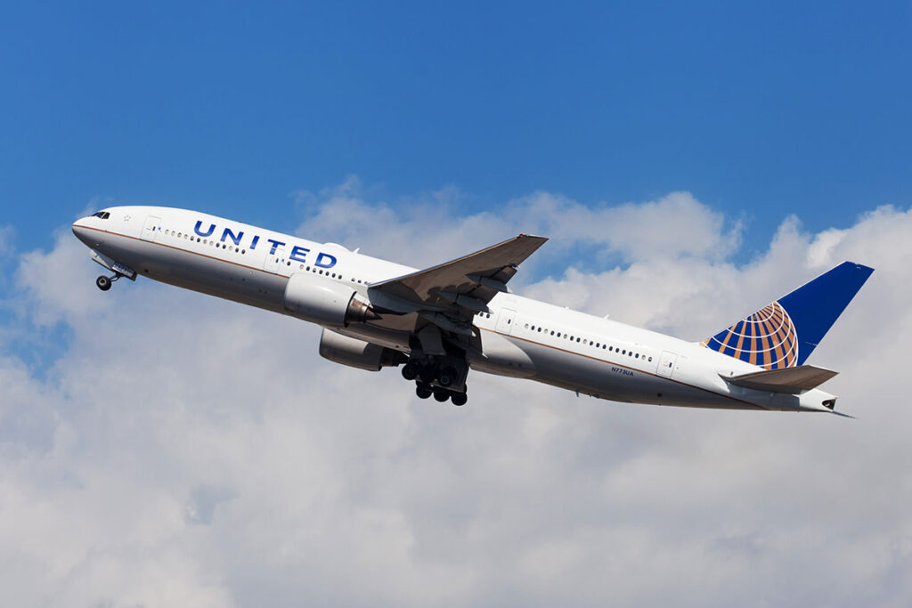 United Airlines Boeing 777-200