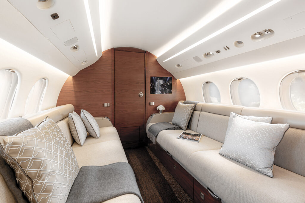 Dassault Falcon 7X_AFT Cabin_3